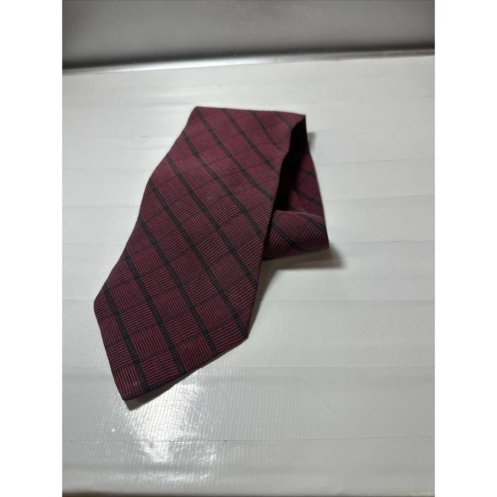 GIORGIO ARMANI MEN'S 100% SILK TIE MADE IN ITALY  STRIPED
